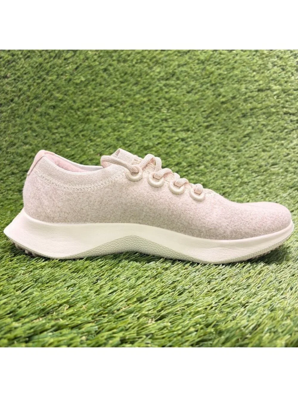 Allbirds Wool Dasher 2 Womens Size 10.5 Beige Athletic Running Shoes Sneakers